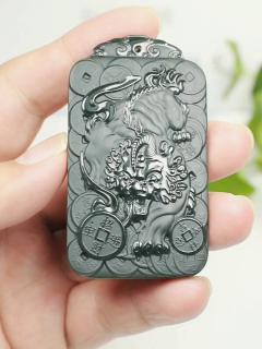 南阳玉匠凌晨三点雕完最后一块和田玉貔貅,当天就被杭州姑娘带回家